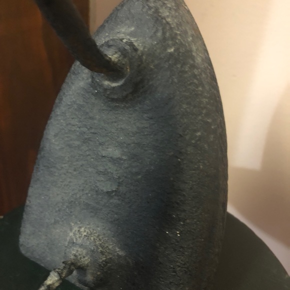 Antique clothes iron - Picture 4 of 11